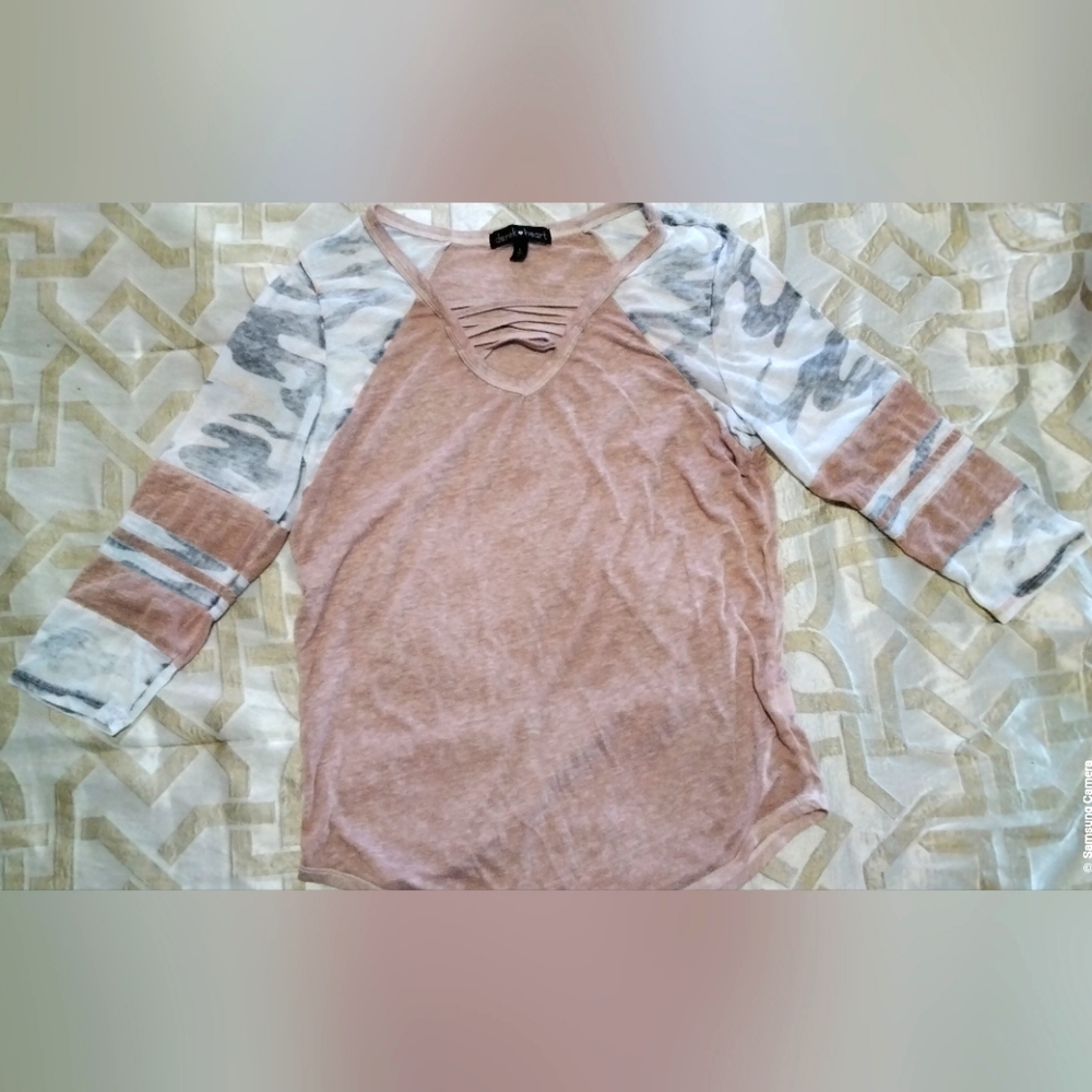 Derek heart 1/4 sleeve size large